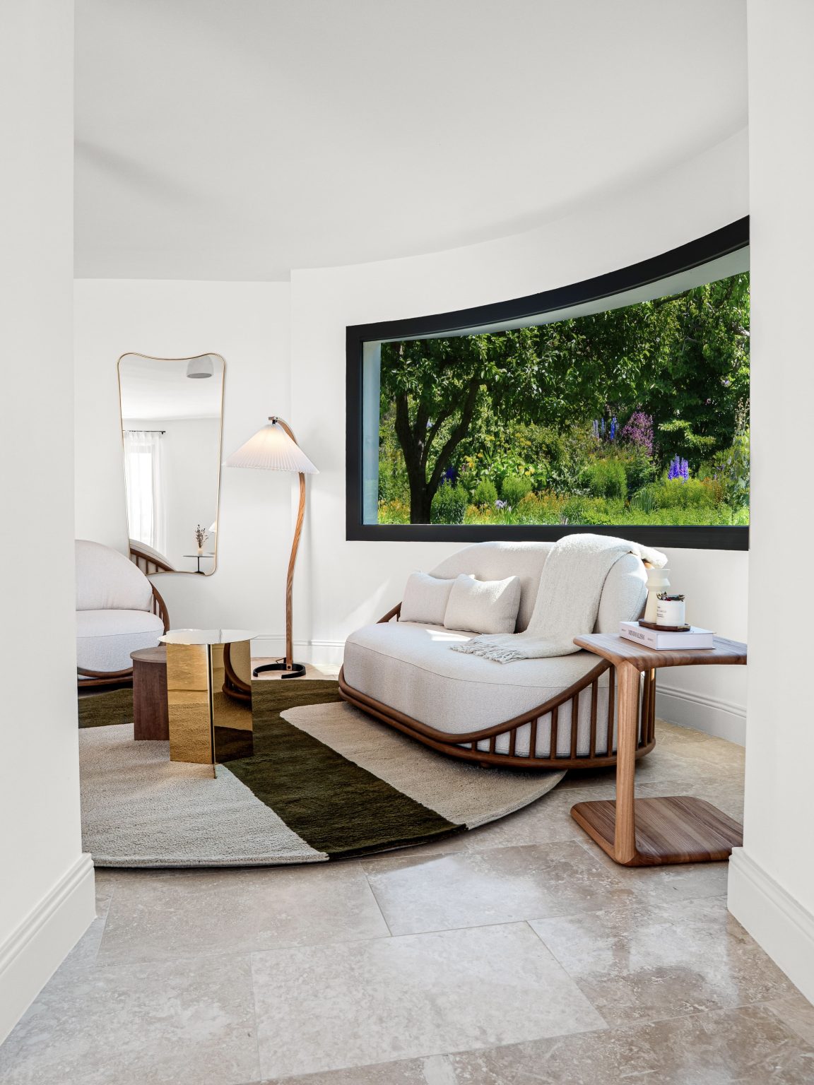 Salon avec canapé et fauteuil Expormim – villa Villavista à Saint-Paul-de-Vence