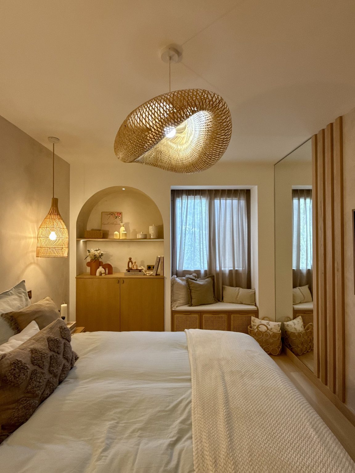 Chambre avec banquette – suite parentale Lumea à Saint-Paul-de-Vence