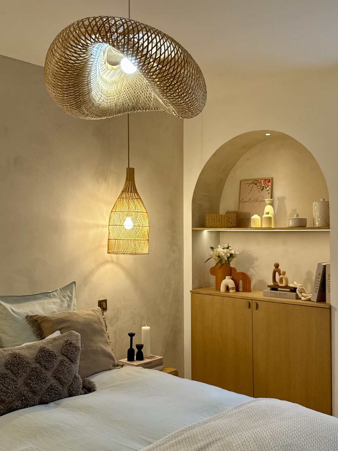Chambre parentale avec enduit décoratif – suite parentale Lumea à Saint-Paul-de-Vence