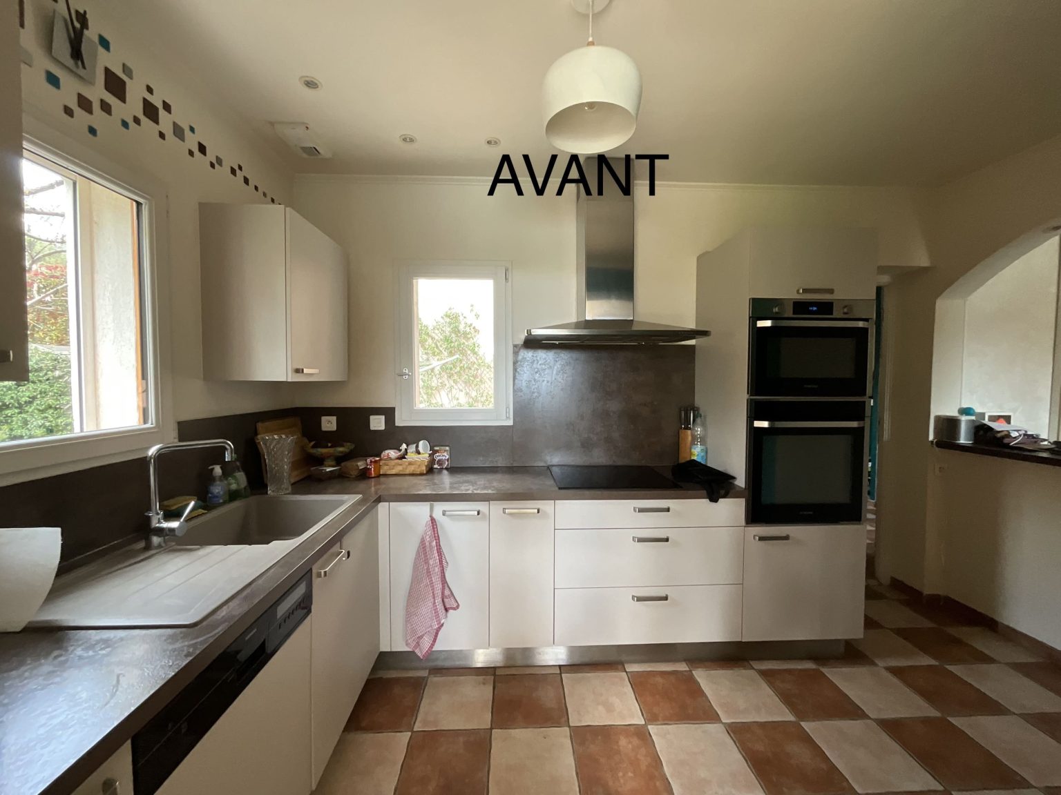 Cuisine avant travaux – villa Favorita