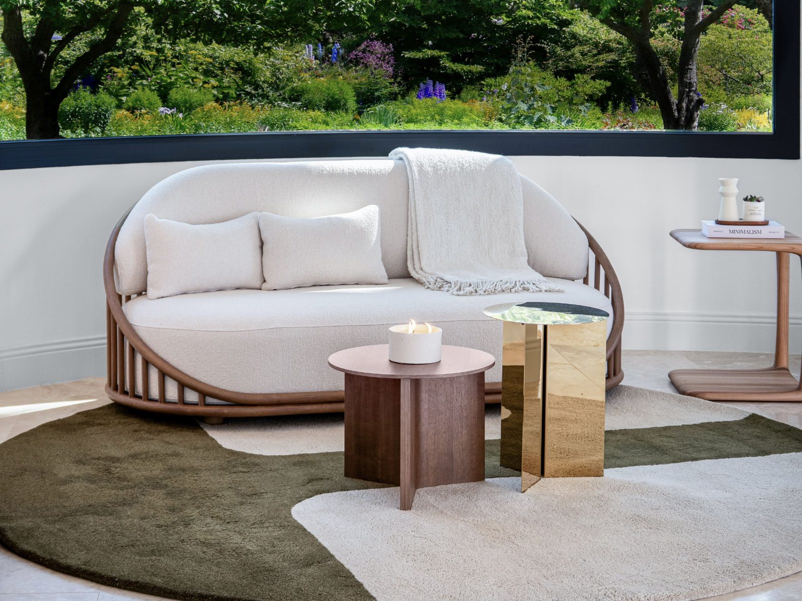 Salon avec canapé et fauteuil Expormim – villa Villavista à Saint-Paul-de-Vence