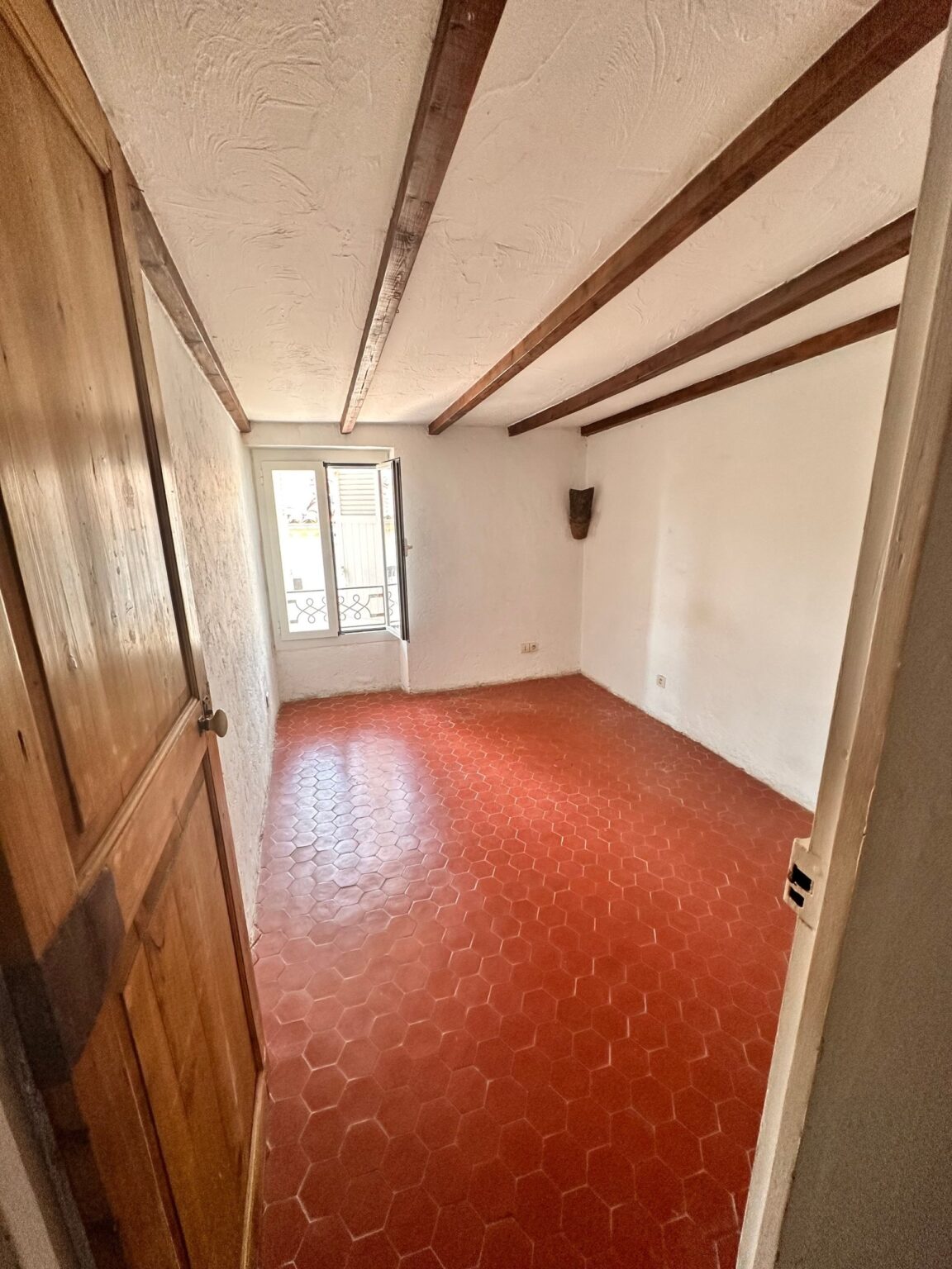 Chambre de bébé avant rénovation – Villa Solea