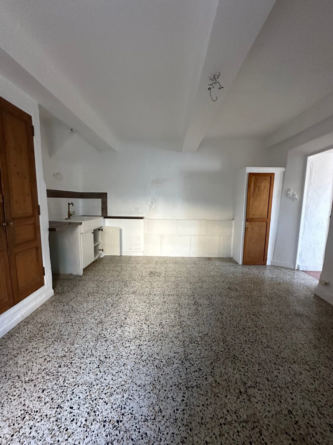 Cuisine avant rénovation, ancien évier – Villa Solea