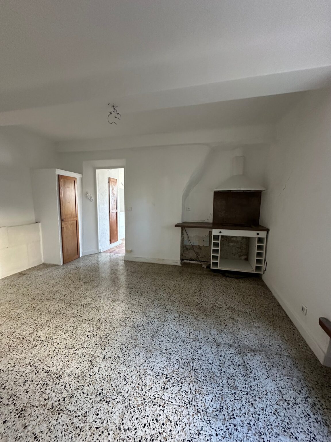 Cuisine avant rénovation – Villa Solea à Saint-Paul-de-Vence